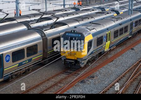 Treni suburbani elettrici alla Stazione di Wellington, Isola del Nord, Nuova Zelanda Foto Stock