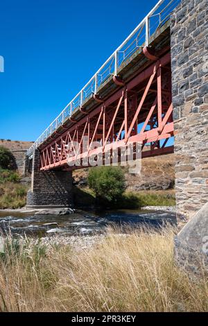 Ponte storico su Hyde - Macraes Road, vicino a Hyde, Central Otago, South Island, Nuova Zelanda Foto Stock