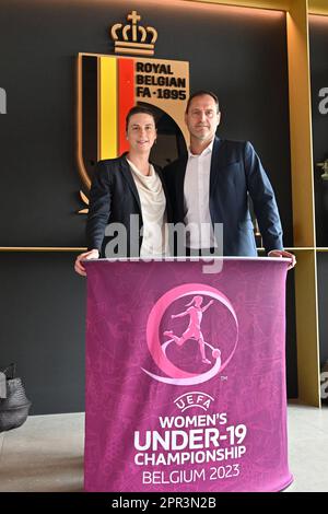 Tubize, Belgio - 26 aprile : allenatori della squadra belga del U19 Heleen Jaques e Xavier Donnay, raffigurati durante il Campionato europeo UEFA Under-19, 2022/23, estrazione finale del Torneo al Royal Belgian Football Associaton base Camp il 26 aprile 2023, a Tubize, Belgio. Foto di Sportpix | David Catry Foto Stock