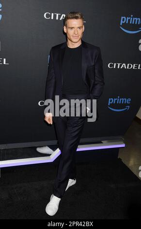 Culver City, California, Stati Uniti. 25th Apr, 2023. Richard Madden partecipa al tappeto rosso di Los Angeles e alla proiezione per i fan di prime Video 'Citadel' al Culver Theater il 25 aprile 2023 a Los Angeles, California. Credit: Jeffrey Mayer/JTM Photos/Media Punch/Alamy Live News Foto Stock