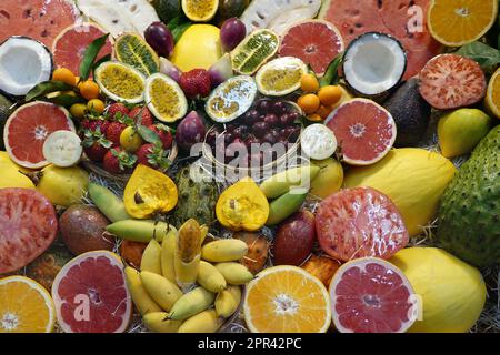 Varietà di frutta e verdura nel mercato di Mercado de Vegueta, Isole Canarie, Gran Canaria, Las Palmas Foto Stock