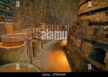 Interno dei forni a bottiglia Stoke-on-Trent al Gladstone Museum, Longton. Stoke-on-Trent, Inghilterra. Foto Stock