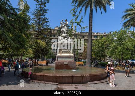 Monumento alla libertà americana in Plaza de Armas a Santiago del Cile Foto Stock