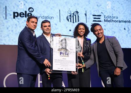 26 aprile 2023, Sao Paulo, Sao Paulo, Brasile: (SPO) Sports Summit Sao Paulo 2023 sul Tributo a Pele. 26 aprile 2023, Sao Paulo, Brasile: Pele è reso ufficiale come una voce nel dizionario Michaelis. Il Re del calcio comparirà nelle versioni digitali e stampate del dizionario portoghese, in un tributo ufficiale ed è anche immortalato in portoghese. Michaelis ha già inserito il nome del Re del Calcio come voce nella sua edizione digitale - la spiegazione sarà anche nelle prossime versioni stampate del dizionario, il Mercoledì (26) al Summ Sport Foto Stock