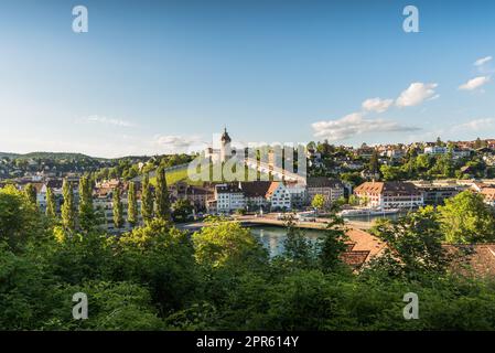 Vista panoramica del centro storico di Schaffhausen e della fortezza di Munot, Canton Schaffhausen, Svizzera Foto Stock