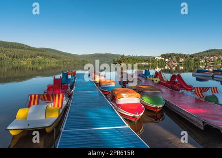 Noleggio barche a Schluchsee, Foresta Nera, Baden-Wuerttemberg, Germania Foto Stock