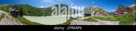 Famoso passo del Grimsel che attraversa le Alpi Bernesi nel cantone di Berna in Svizzera Foto Stock