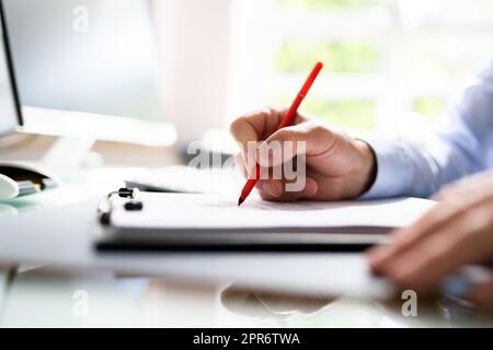 Correzione degli errori ortografici e grammaticali Foto Stock