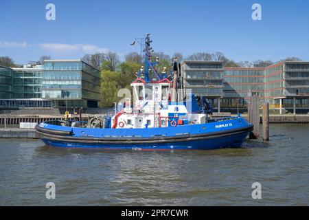 Schleppschiff, Neue Schlepperbrücke, Neumühlen, Amburgo, Germania Foto Stock