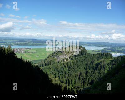 Panorama montano dal monte Tegelberg, Baviera, Germania Foto Stock