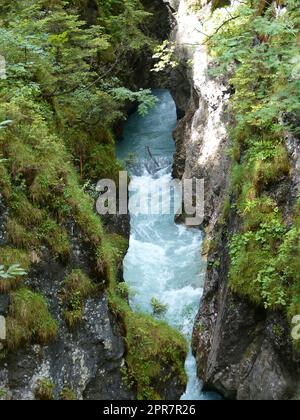 Canyon Leutaschklamm in Baviera, Germania con confine con il Tirolo, Austria Foto Stock