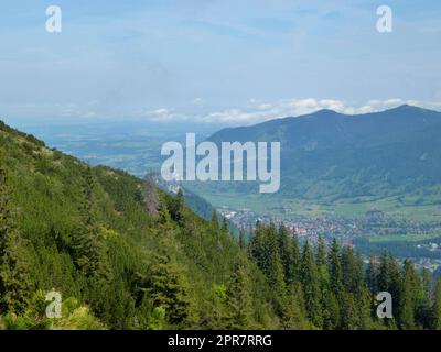 Vista montagna Kofel montagna, Alpi Ammergau, Germania Foto Stock