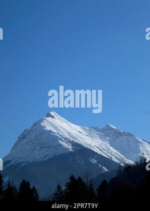 Escursione invernale al monte Pleisenspitze, Tirolo, Austria Foto Stock