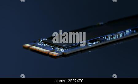 Primo piano del disco SSD m2 su sfondo scuro Foto Stock