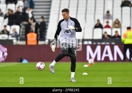 Adrian di Liverpool si sta riscaldando prima della partita della Premier League tra West Ham United e Liverpool al London Stadium di Stratford mercoledì 26th aprile 2023. (Foto: Ivan Yordanov | NOTIZIE MI) Credit: NOTIZIE MI & Sport /Alamy Live News Foto Stock