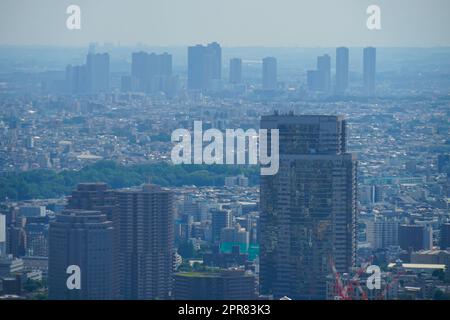 Paesaggio urbano dalla piattaforma di osservazione delle colline di Roppongi Foto Stock