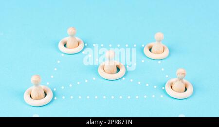 Group of people connecting through a web, business networking, communication and teamwork Foto Stock