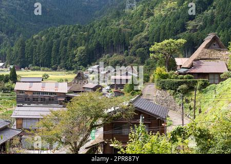 Paesaggio rurale del villaggio storico Miyama a Kyoto, Giappone Foto Stock