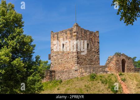 Castello Ruin Wartenberg nei pressi della città tedesca chiamato Bad Salzschlirf Foto Stock