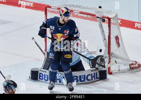 2022/2023 DEL finale gioco #5 | Red Bull München vs ERC Ingolstadt, gioco 5 2023-04-23 a München (Olympia-Eisstadion) Jubelszenen HAGER Patrick (Rosso Foto Stock