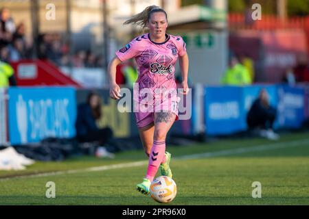 Crawley, Regno Unito. 19 aprile 2023. Lucy Hope durante la partita dei Barclays WSL tra Brighton e Everton al Broadfield Stadium. Foto Stock