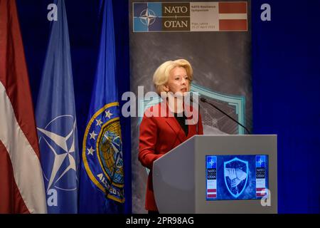 RIGA, LETTONIA. 26th aprile 2023. Inara Murniece, Ministro della Difesa della Lettonia, durante IL SIMPOSIO DI RESILIENZA della NATO 2023. Foto Stock