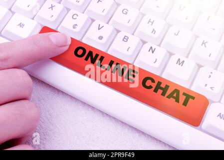 Firma la visualizzazione della chat online. Approccio aziendale parlare con un amico o qualcuno attraverso internet e PC telefono -48851 Foto Stock