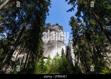 Torri di roccia ad Adrspach, parte della Riserva Naturale delle rocce di Adrspach-Teplice, Repubblica Ceca Foto Stock