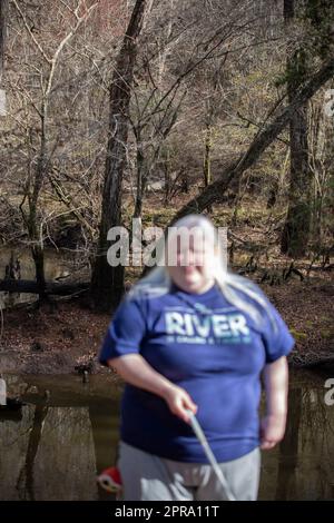 Albino Woman all'aperto Foto Stock