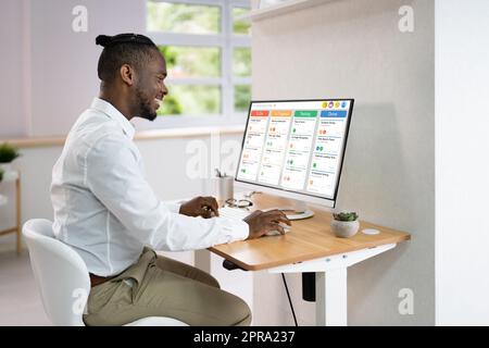 Project Manager che utilizza Agile Software Foto Stock