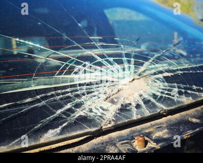 Broken auto parabrezza Foto Stock