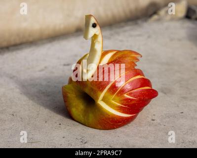 Decorazioni a forma di animale fatte di frutta Foto Stock