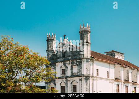 Vecchia Goa, India. Chiesa cattolica di St. Francesco d'Assisi nel soleggiato giorno. Primo piano dei muri Foto Stock