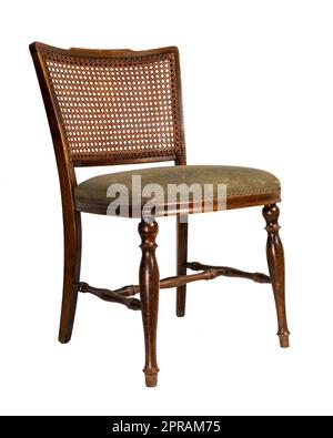 Sedia da pranzo in legno retrò di canna francese isolata su bianco, incluso il percorso di ritaglio Foto Stock