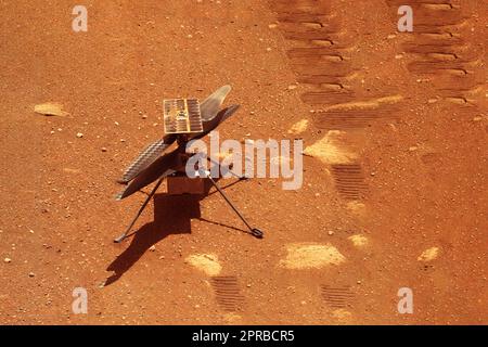 Un elicottero per esplorare Marte. Elementi di questa immagine fornito NASA. Foto di alta qualità Foto Stock