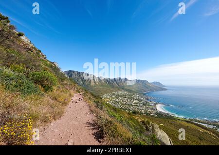 Sentieri di montagna - Lions Head and Table Mountaion. Percorsi di montagna su Lions Head, Table Mountain National Park, Città del Capo, Sudafrica. Foto Stock