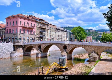 Edificio del municipio conosciuto come Vijecnica a Sarajevo..... Foto Stock