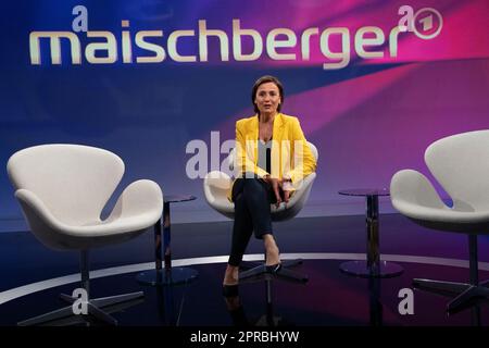 Colonia, Germania. 26th Apr, 2023. Sandra MAISCHBERGER, presentatore, ritratto, ritratto, immagine singola ritagliata, Singolo motivo, 'Maischberger', talk show, WDR/ARD, aprile 26th, 2023. Credit: dpa/Alamy Live News Foto Stock