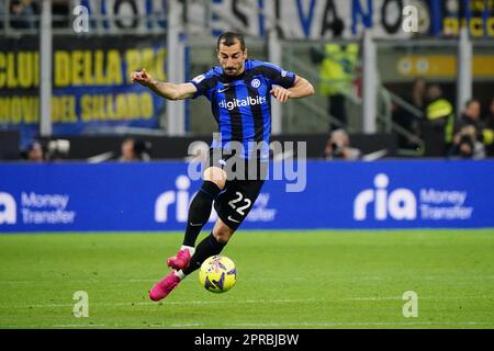 Milano, Italia. 26th Apr, 2023. Henrikh Mkhitaryan (FC Inter) durante la Coppa Italia, Coppa Italia, semifinali, 2nd partite di calcio tra FC Internazionale e Juventus FC il 26 aprile 2023 allo stadio Giuseppe Meazza di Milano - Foto Morgese-Rossini/DPPI Credit: DPPI Media/Alamy Live News Foto Stock