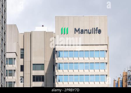 Toronto, Canada - 26 aprile 2023: Sede centrale Manulife a Toronto, Canada. Foto Stock