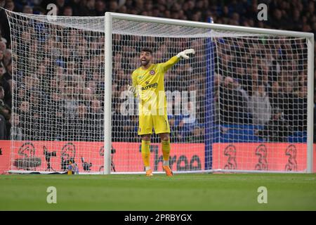 Londra, Regno Unito. 26th Apr, 2023. David Raya del Brentford FC durante la partita della Chelsea vs Brentford FC Premier League allo Stamford Bridge London Credit: MARTIN DALTON/Alamy Live News Foto Stock