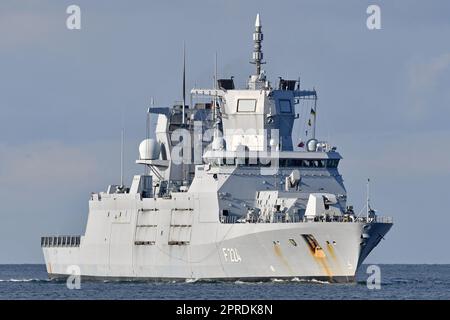 Fregata tedesca SACHSEN-ANHALT al fiordo di Kiel Foto Stock