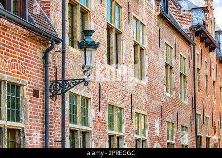 Architettura storica del Grande Beghinaggio di Leuven nella regione fiamminga del Belgio Foto Stock