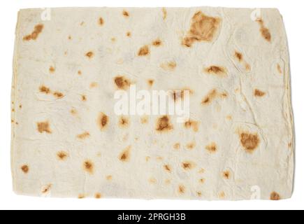 Pane pita intrecciato al forno su sfondo bianco isolato Foto Stock