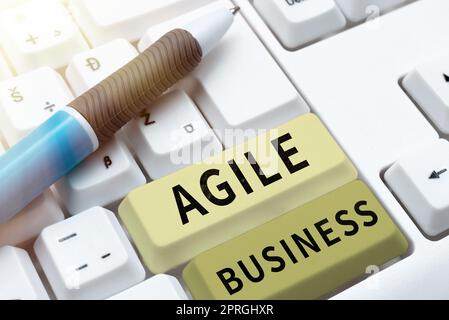 Scrittura a mano segno Agile Business, concetto che significa capacità di adattarsi rapidamente al mercato s è tendenza Foto Stock