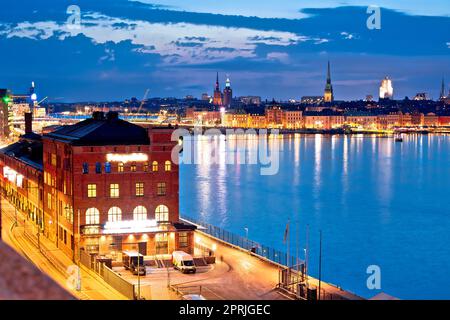 Porto panoramico di Stoccolma e panorama serale della città, capitale della Svezia Foto Stock