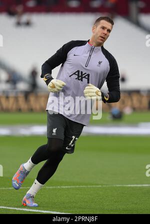 Liverpool's Adrian durante il warm-up pre-partita durante la partita di calcio della Premier League inglese tra West Ham United contro Liverpool allo stadiu di Londra Foto Stock