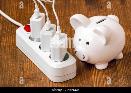 Cavetto bianco e cavo di prolunga elettrico Foto Stock