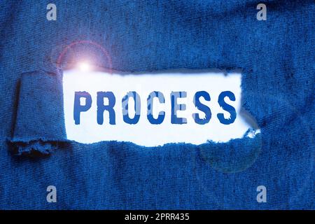Processo di visualizzazione dei segnali, serie di panoramica aziendale di fasi progressive interdipendenti in base alle quali End viene raggiunto Man Holding Tablet e puntando con on Foto Stock