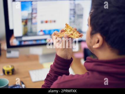 La creatività cresce in questo ufficio, i giovani impiegati in un ufficio creativo. Foto Stock